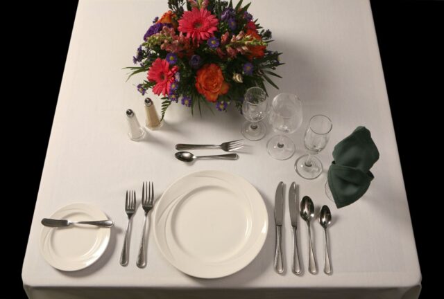 دورة فن الإتيكيت وآداب الطعام Dining Etiquette
