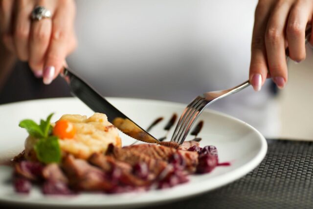 دورة فن الإتيكيت وآداب الطعام Dining Etiquette